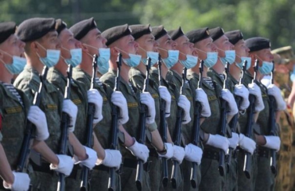 Региональных парад-диссидентов "строго одёрнули"