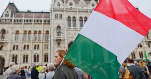 Венгрия внесла Россию в "желтый" список