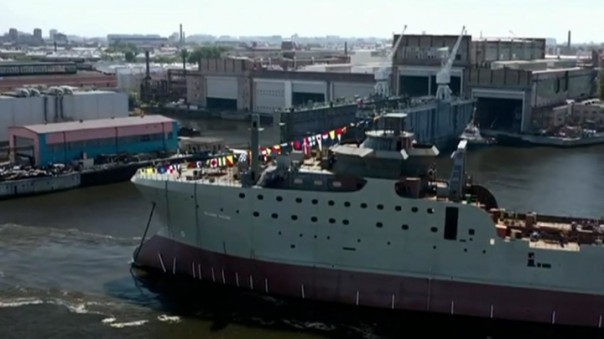 Такого в России еще не делали: спущен на воду супертраулер "Механик Маслак"