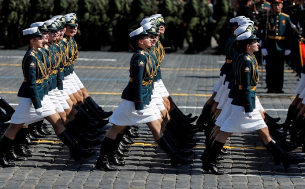 Маски сброшены (буквально): парад растоптал партию ковидлы