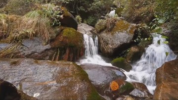 Горный водопад в Непале