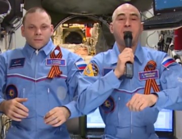 Космонавты с МКС поздравили россиян с 75-летием Парада Победы