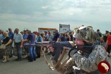 Донбасс: снова очереди на КПВВ, снова погибшие от рук ВСУ