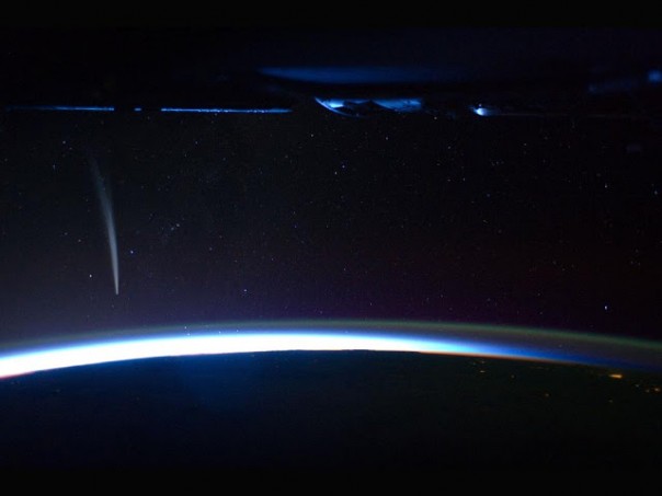 Петербургский космонавт Вагнер сфотографировал яркую комету с борта МКС