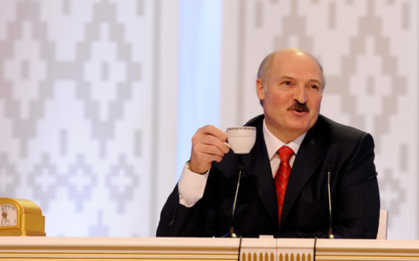 Лукашенко заявил, что ни за какие деньги не станет объединяться с Россией