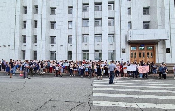 «Народные протесты» в поддержку губернатора Фургала – очередная проплаченная акция