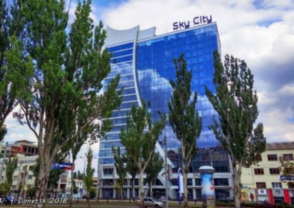 В Донецке эвакуировали очередной бизнес-центр, в котором находится министерство