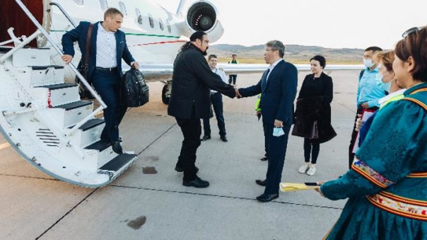 В Бурятию прилетел актер и режиссер Стивен Сигал