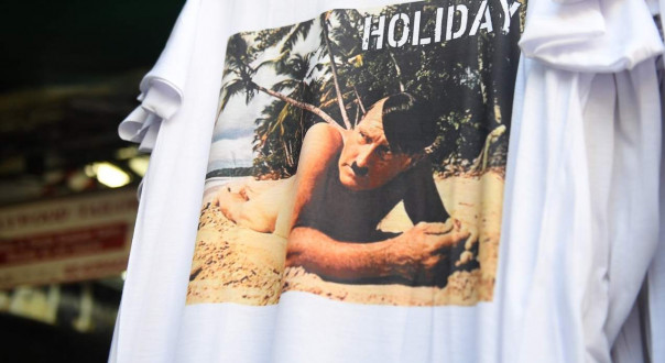 Нет — футболкам с Гитлером. В России могут запретить изображения нацистских преступников