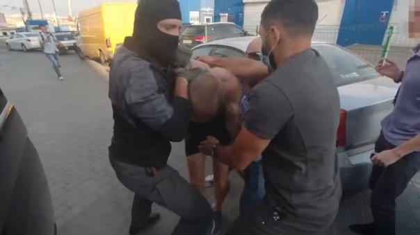 "Мужики, не бейте!". В Севастополе жёстко задержан украинский шпион