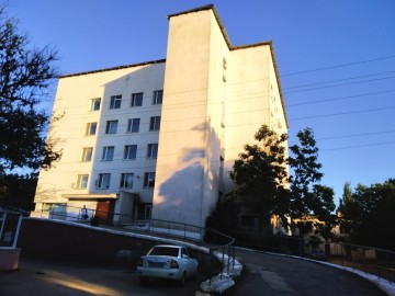 Крымские врачи жалуются на низкие выплаты стимулирующих надбавок и нехватку медикаментов