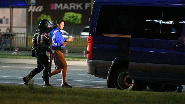 Задержанных на протестах в Минске начали освобождать