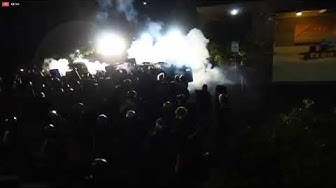 80 ночей в Портленде: протестующие скандируют «Убей полицейского, спаси жизнь», два офицера госпитализированы