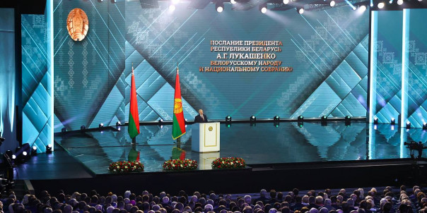 О выборах, о России, о пандемии. Главные тезисы обращения Лукашенко