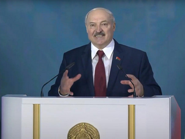 Лукашенко плюнул в Россию, но жечь мосты не стал