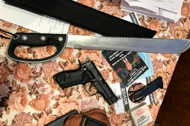 У членов организации «Новое величие» изъяли визитки Яроша