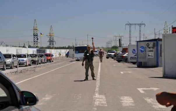 Украина закрывает админграницу с Крымом