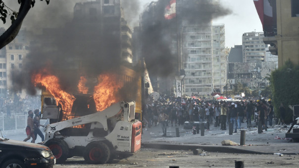 Ливанские силовики вытеснили протестующих из здания МИДа