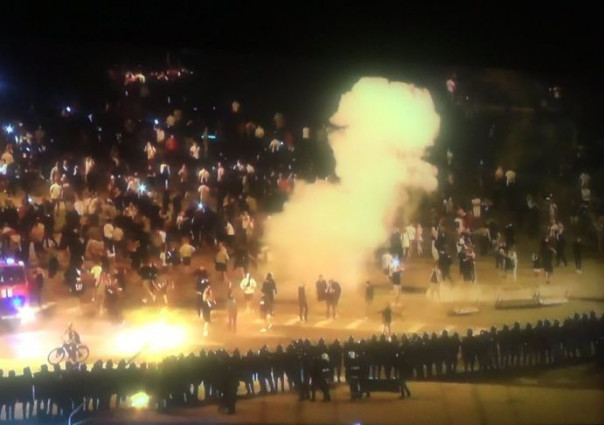 "Веселится и ликует Беларусь". В Белоруссии пообещали наказать всех виновных в массовых беспорядках (Большая подборка видео)