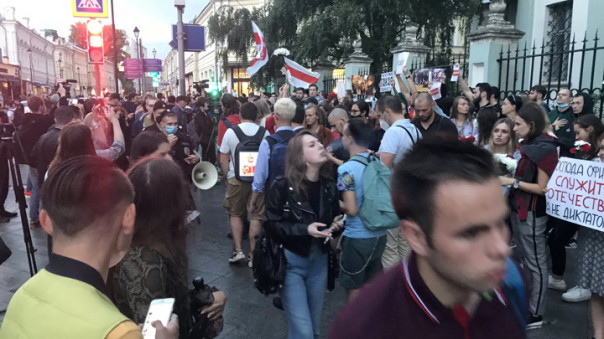 В Москве у посольства Беларуси не обошлось без "провокаторов".