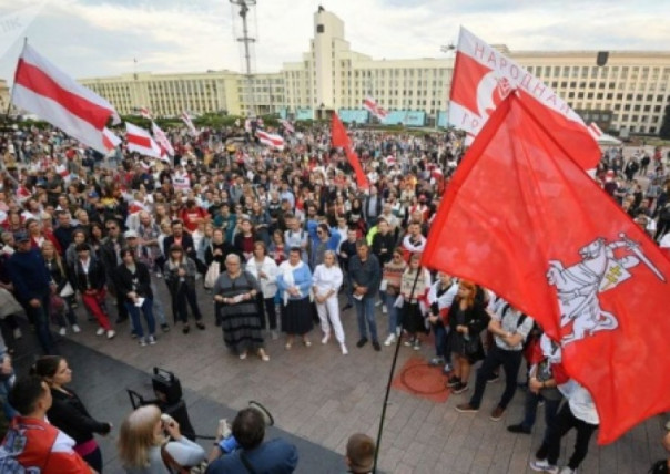 Макрон и Меркель не хотели бы повторения украинского сценария в Белоруссии