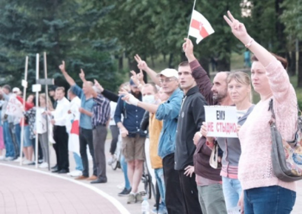В Минске протестующие вместо «Цепи солидарности» выстроились в «Цепь покаяния»