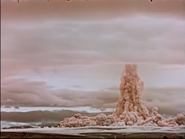 Испытание чистой водородной бомбы мощностью 50 млн тонн