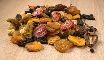 Почему люди так любят орехи и сухофрукты