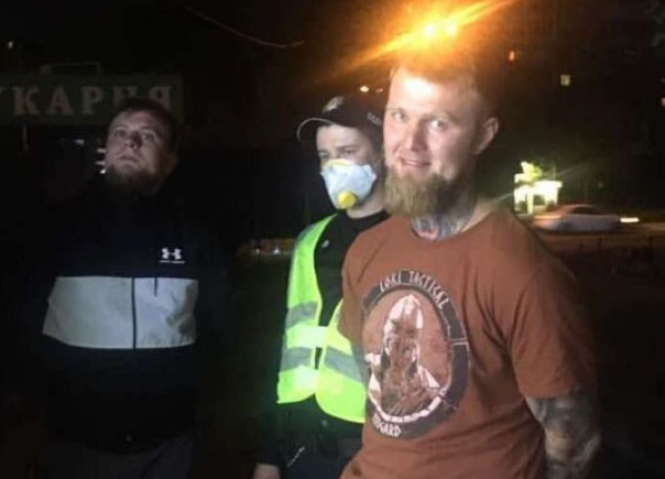 В Киеве вооруженные атошники жестоко избили священника УПЦ