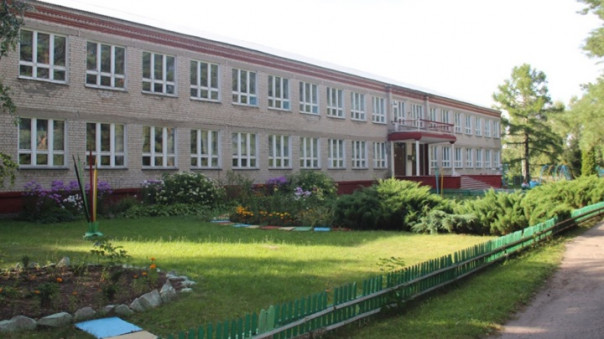 Семиклассница сняла на видео учителя, мастурбирующего во время урока