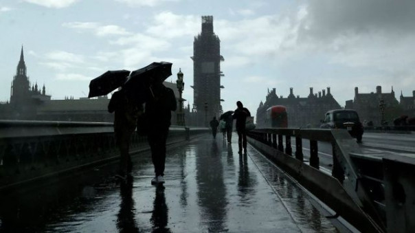 Британская пресса бьет тревогу: Путин убивает Запад изнутри