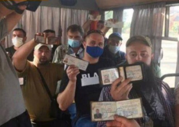 АТОшники из «Азова» лишили водителя маршрутки заработка