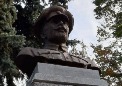 В Киеве на месте памятника Косиору открыли памятник полковнику УНР Петру Болбочану