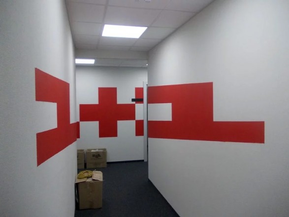 Проводник телеканала “1+1” подорвался на мине в Донбассе