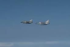 Су-27 перехватил над Черным морем два французских истребителя-бомбардировщика