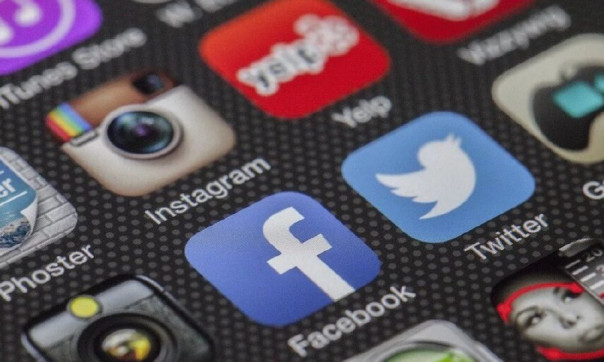 Никаких поблажек русофобам: правительство не ввело выгодную для Facebook и Twitter отсрочку