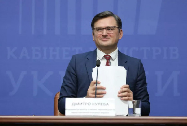 Кулеба захотел докурить сигару Черчилля ради "победы над Россией"