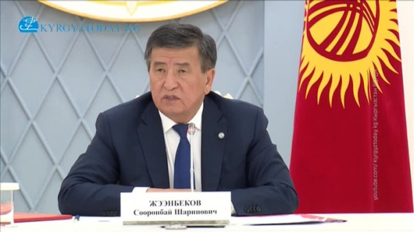 Не войти в историю кровавым: президент Киргизии подал в отставку