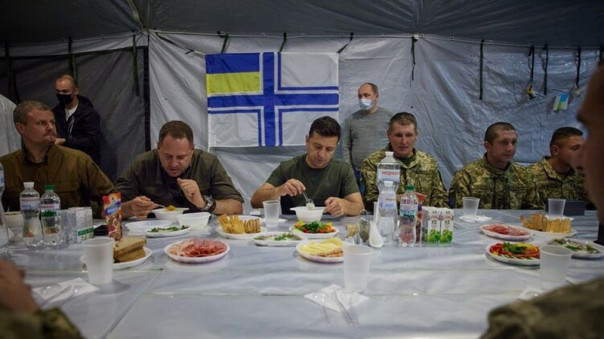 ВСУшники на обеде с Зеленским и Ермаком истекали слюной