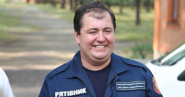 Что вы видите, глядя на этого человека? Лично я вижу кровь и пепел, слышу крики умирающих