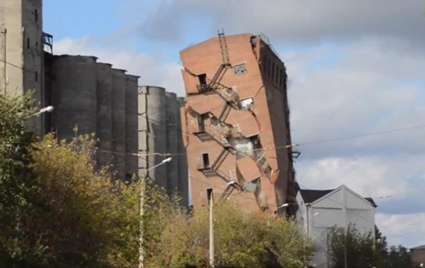 В Харькове взорвали заброшенный элеватор