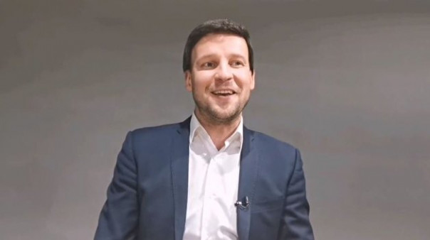 Юморист в образе Зеленского ответил Галкину - видео