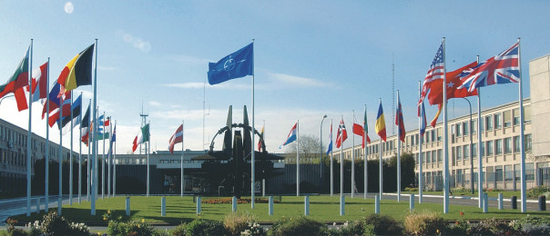 В Брюсселе без перемен: НАТО вновь требует от европейцев увеличения военных бюджетов