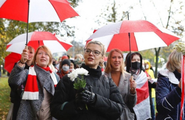 Женский марш