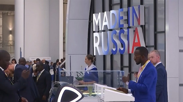 Рособоронэкспорт: надеемся поставить Индии больше С-400 | Дмитрий Шугаев: в Индии будут производить автоматы АК-203