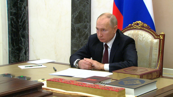 В День народного единства президент процитировал священные тексты и озвучил цель России