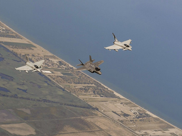 В авангарде: Неоднозначный вклад в будущее боевой авиации НАТО