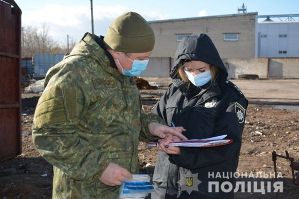 В Волновахе подорвались два человека