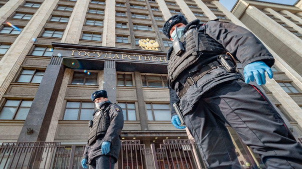 Эра преступной безнаказанности врага закончилась, Госдума приняла закон об иноагентах