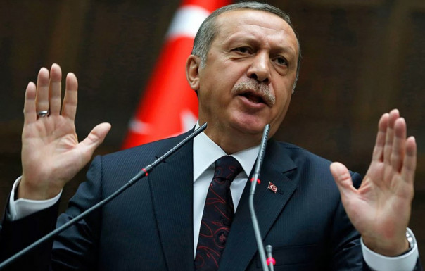 Франция злится на Эрдогана за попытку миграционного шантажа